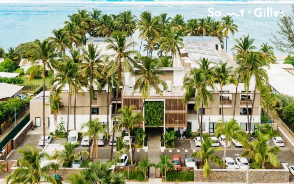 Façade de l'hôtel Le Ness à Saint-Gilles Les Bains à La Réunion